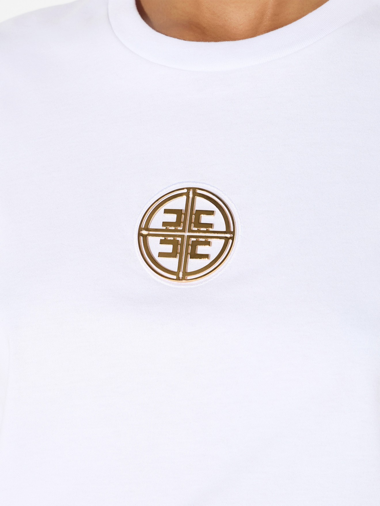 T-shirt com Aplica��o