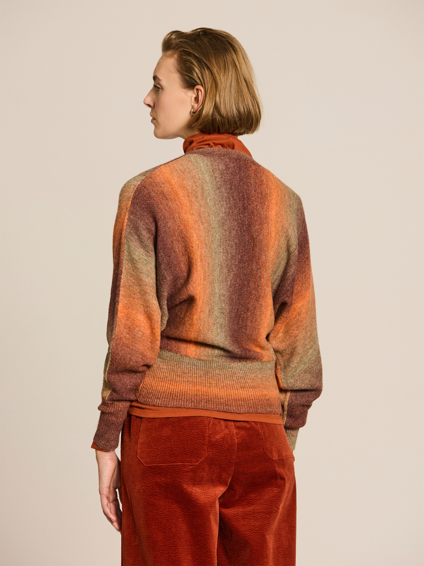 Camisola de Malha com Decote em Bico