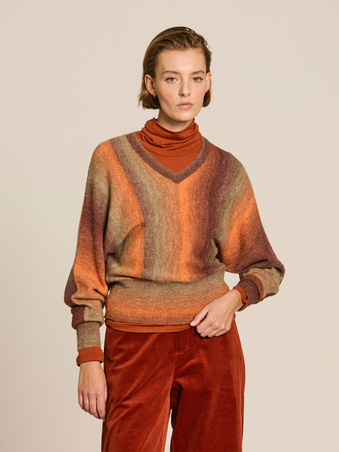 Camisola de Malha com Decote em Bico