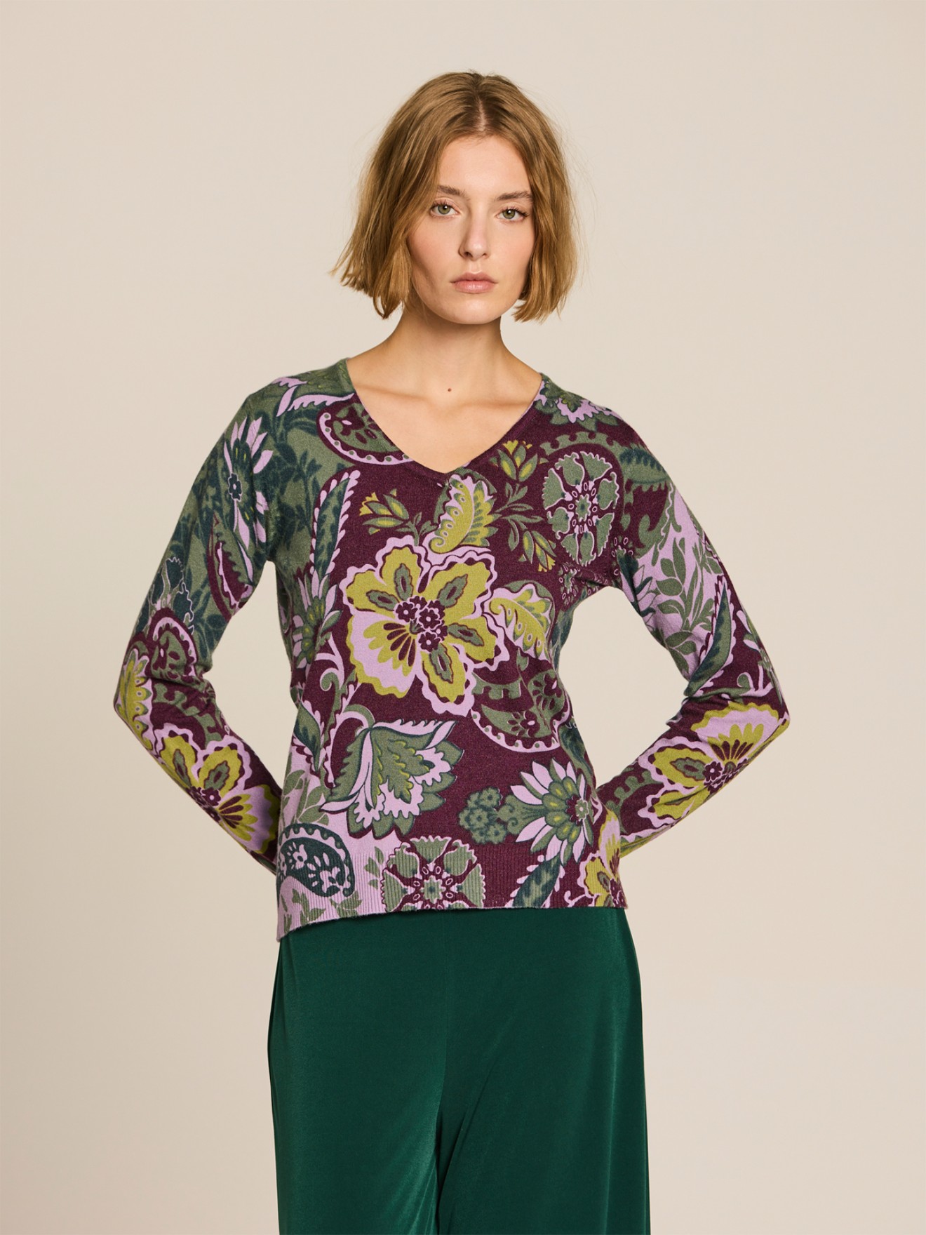 Camisola com Decote em Bico