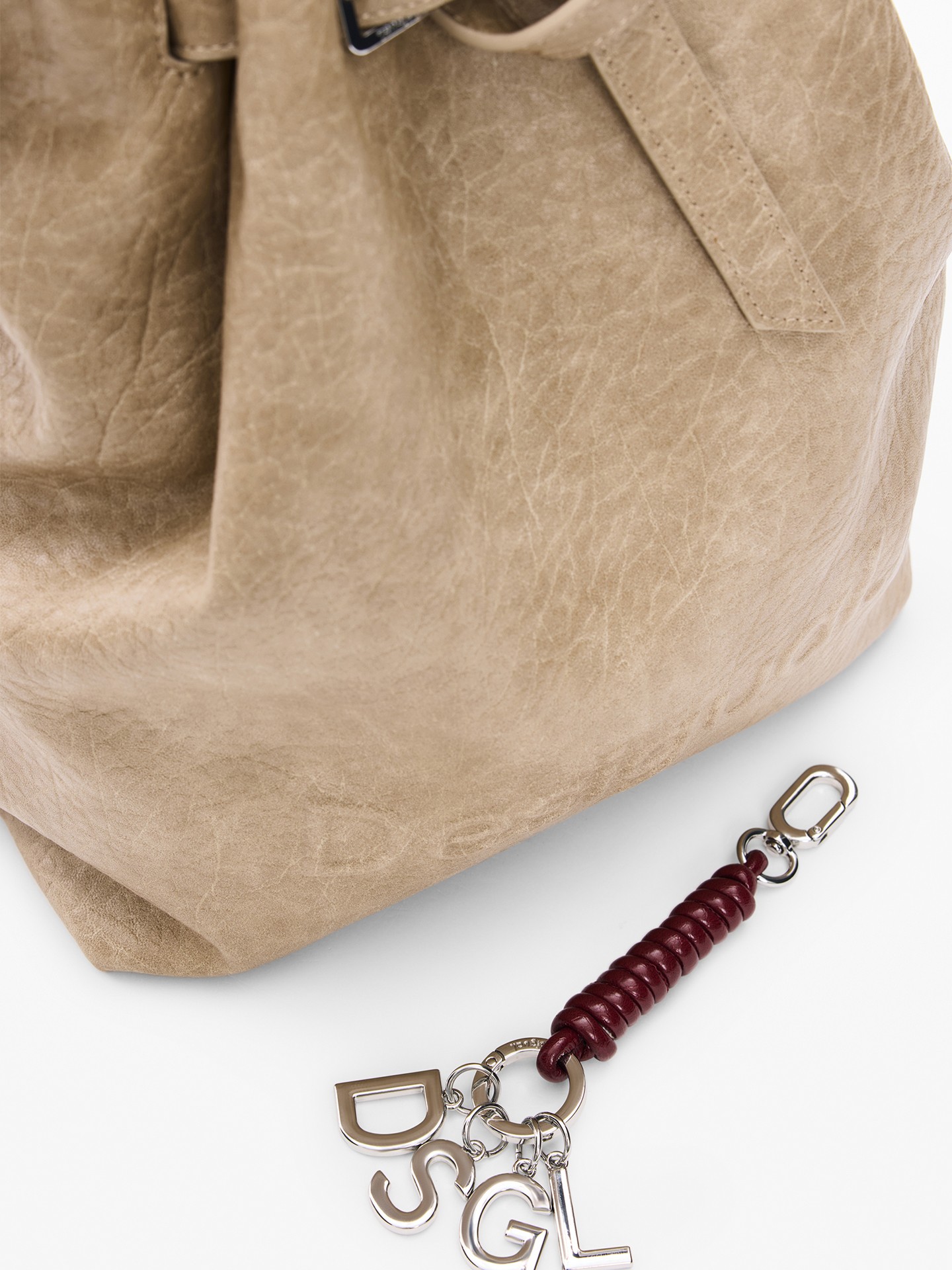 Mochila Média de Efeito Pele