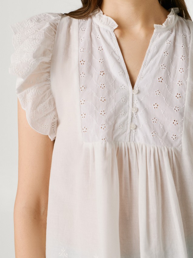 Blusa Fluida com Manga Borboleta