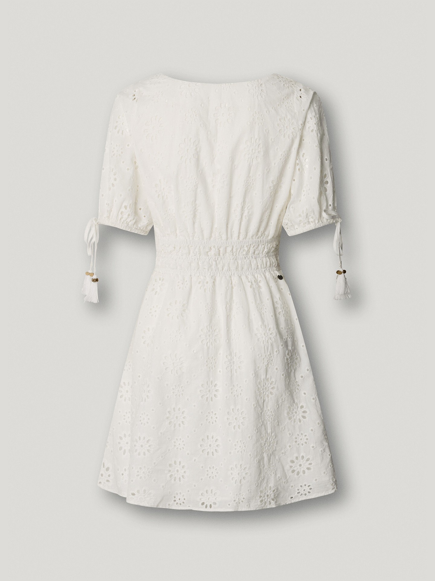 Vestido Curto com Detalhes Abertos