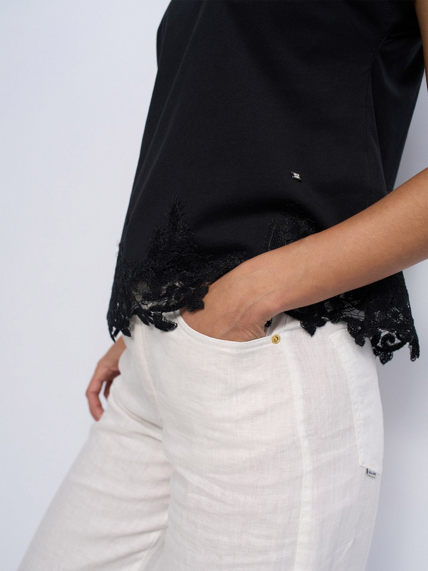 T-shirt com Renda