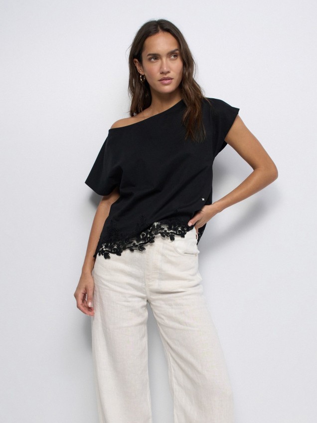 T-shirt com Renda