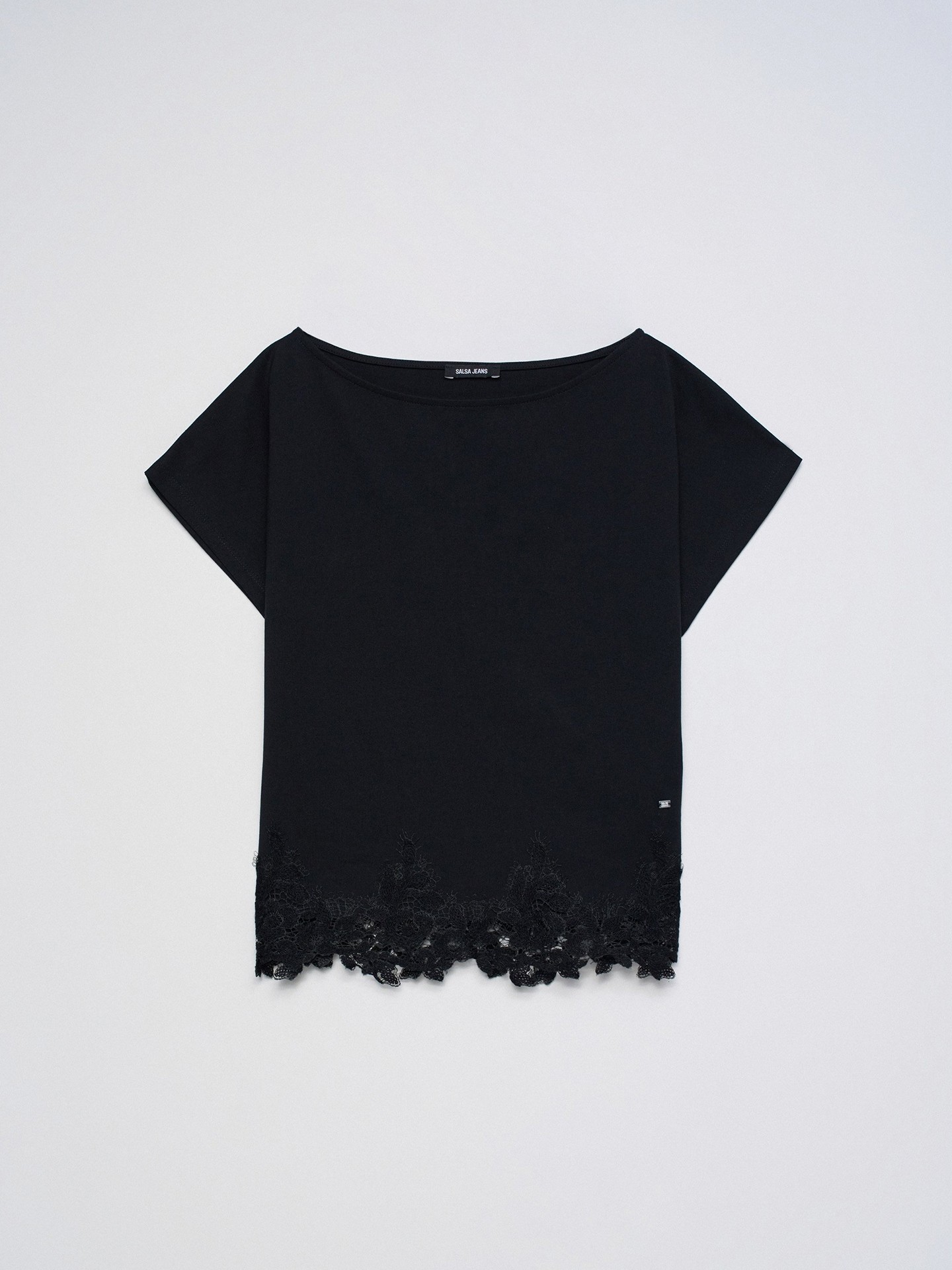 T-shirt com Renda