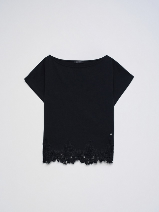 T-shirt com Renda