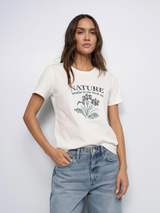 T-shirt com Bordado