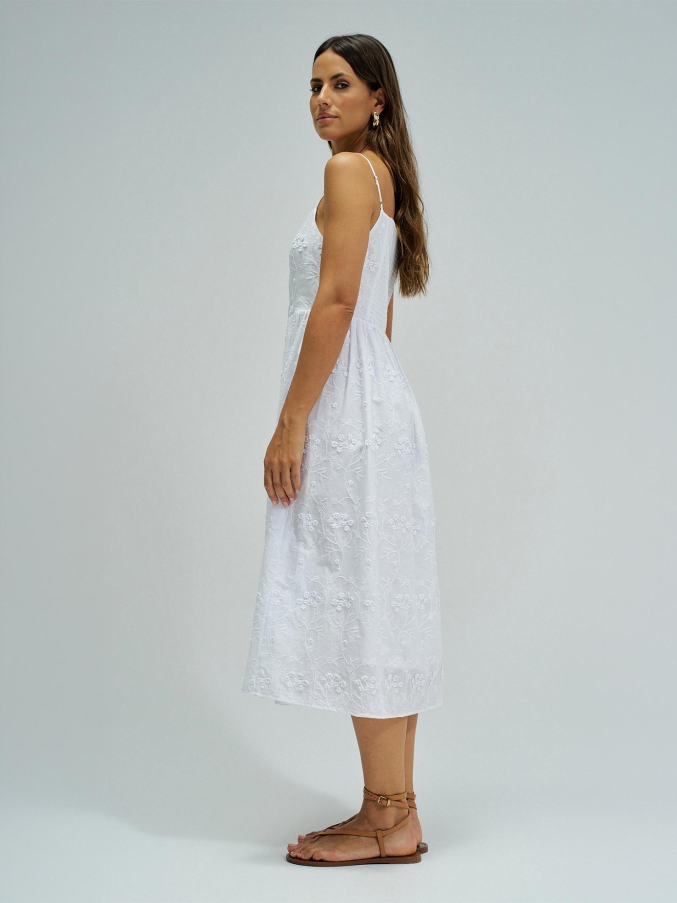 Vestido Midi com Bordados