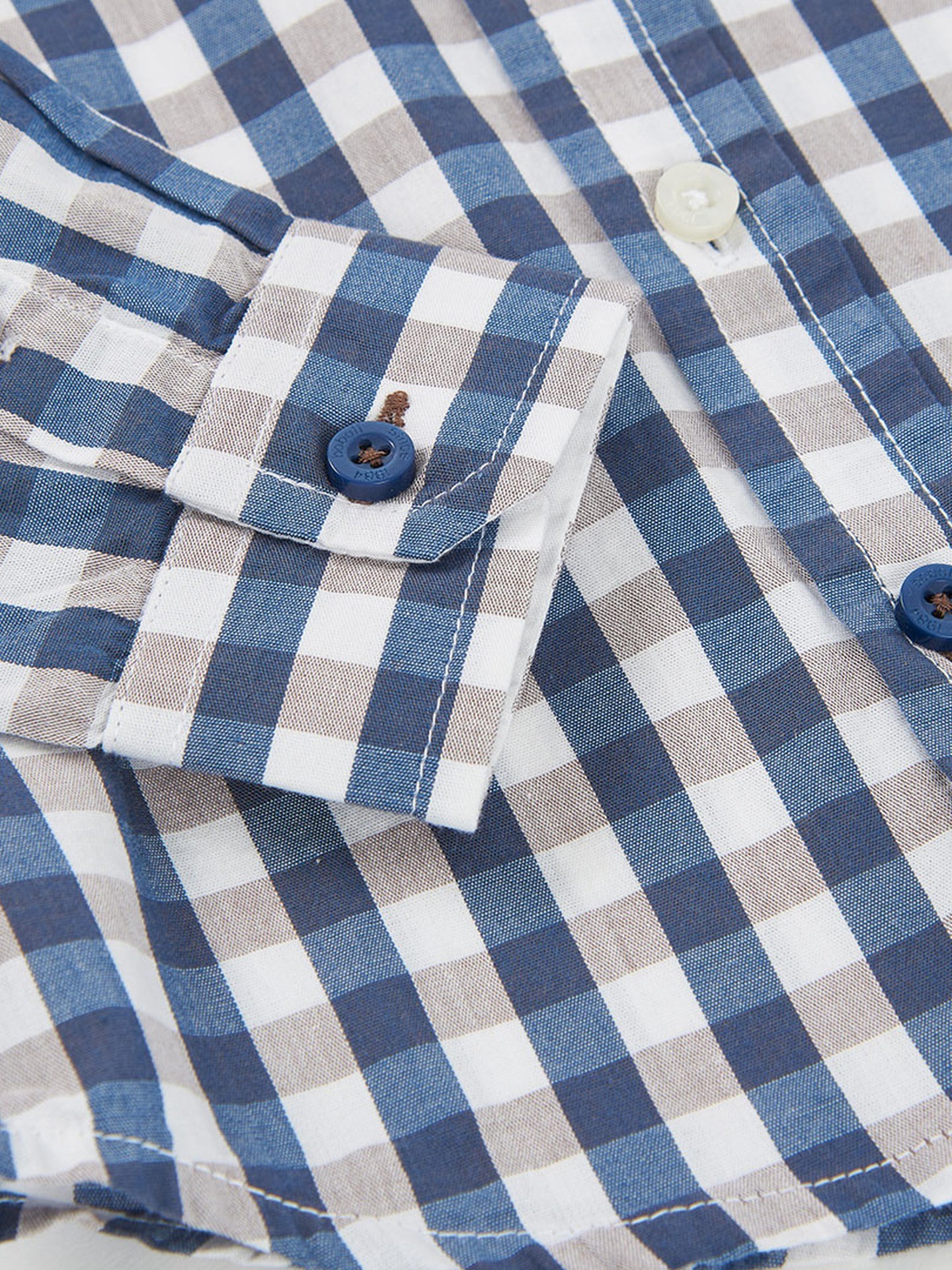 Camisa aos Quadrados