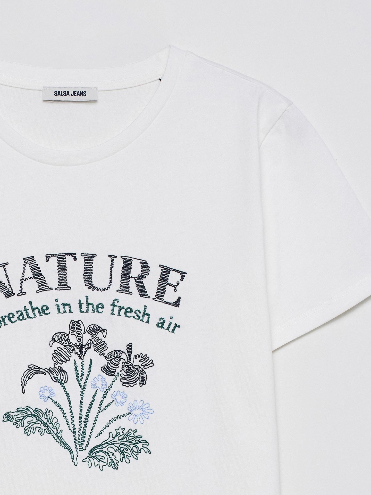 T-shirt com Bordado