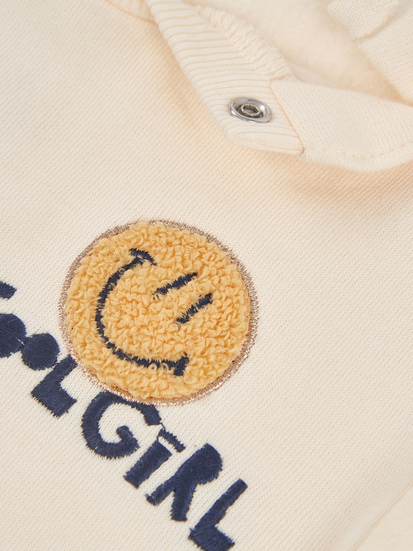 Sweatshirt com Aplicações