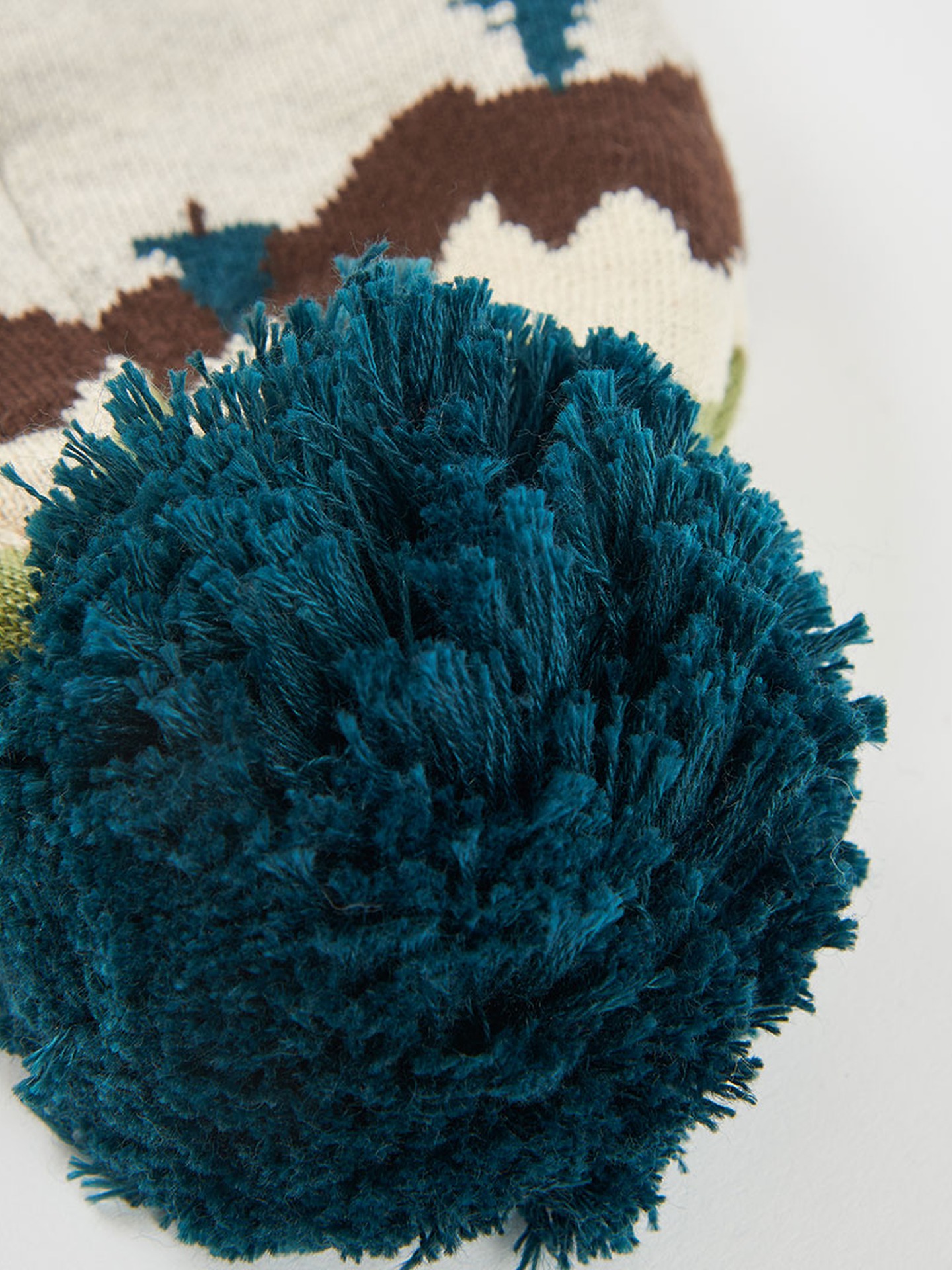 Gorro de Malha com Padrão e Pompom