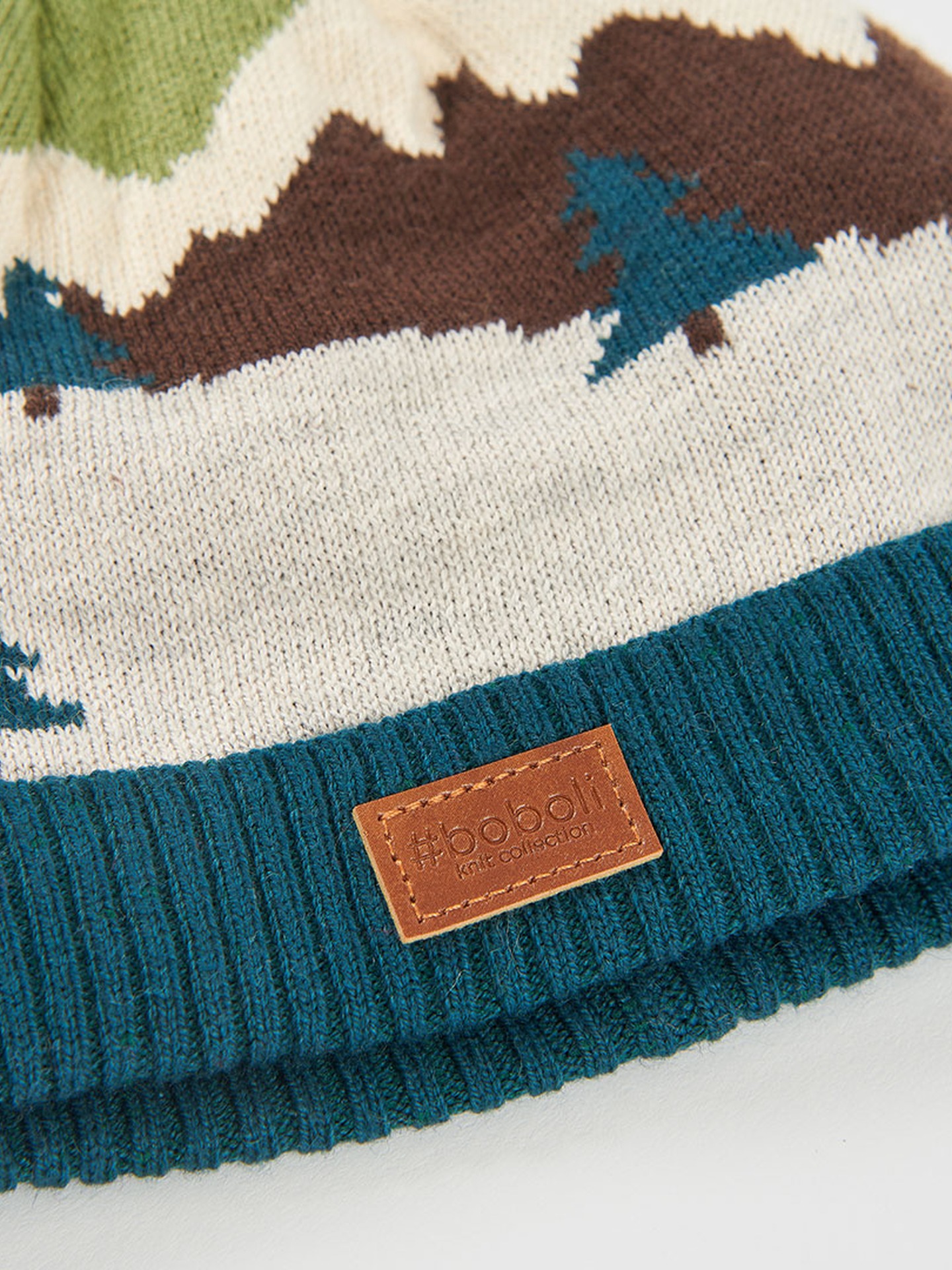 Gorro de Malha com Padrão e Pompom