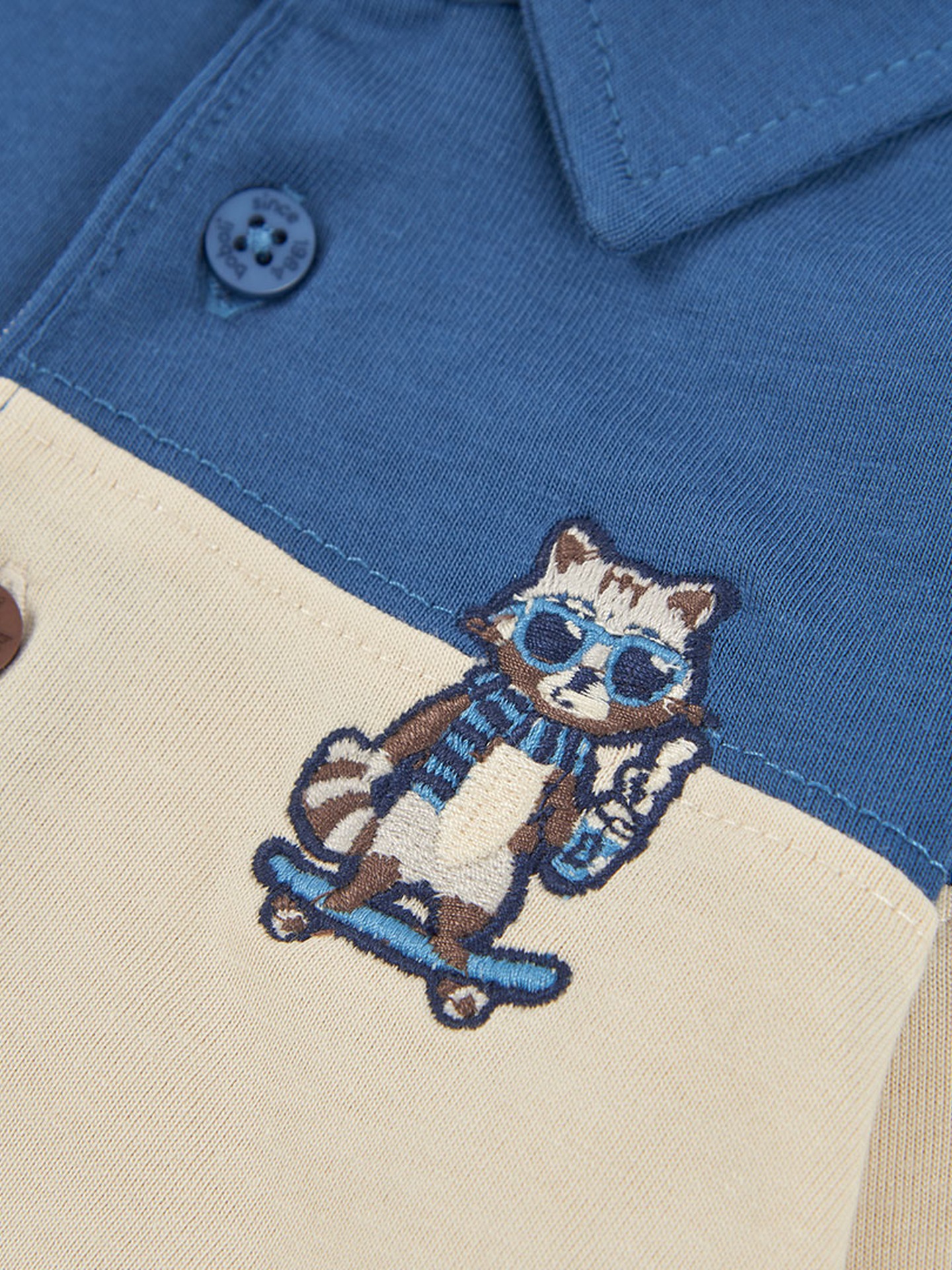 Polo de Manga Comprida com Três Botões