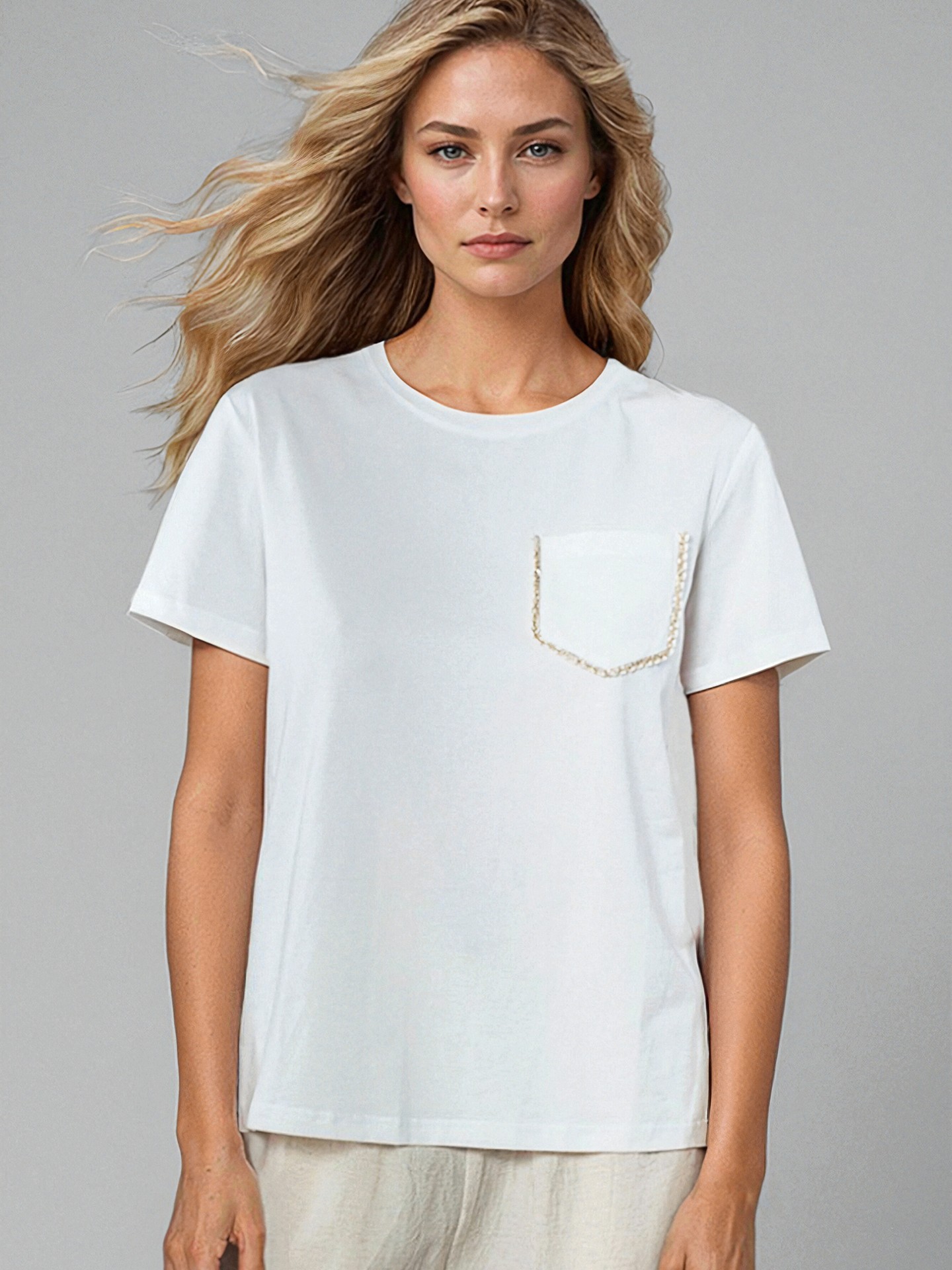 T-shirt com Bolso no Peito