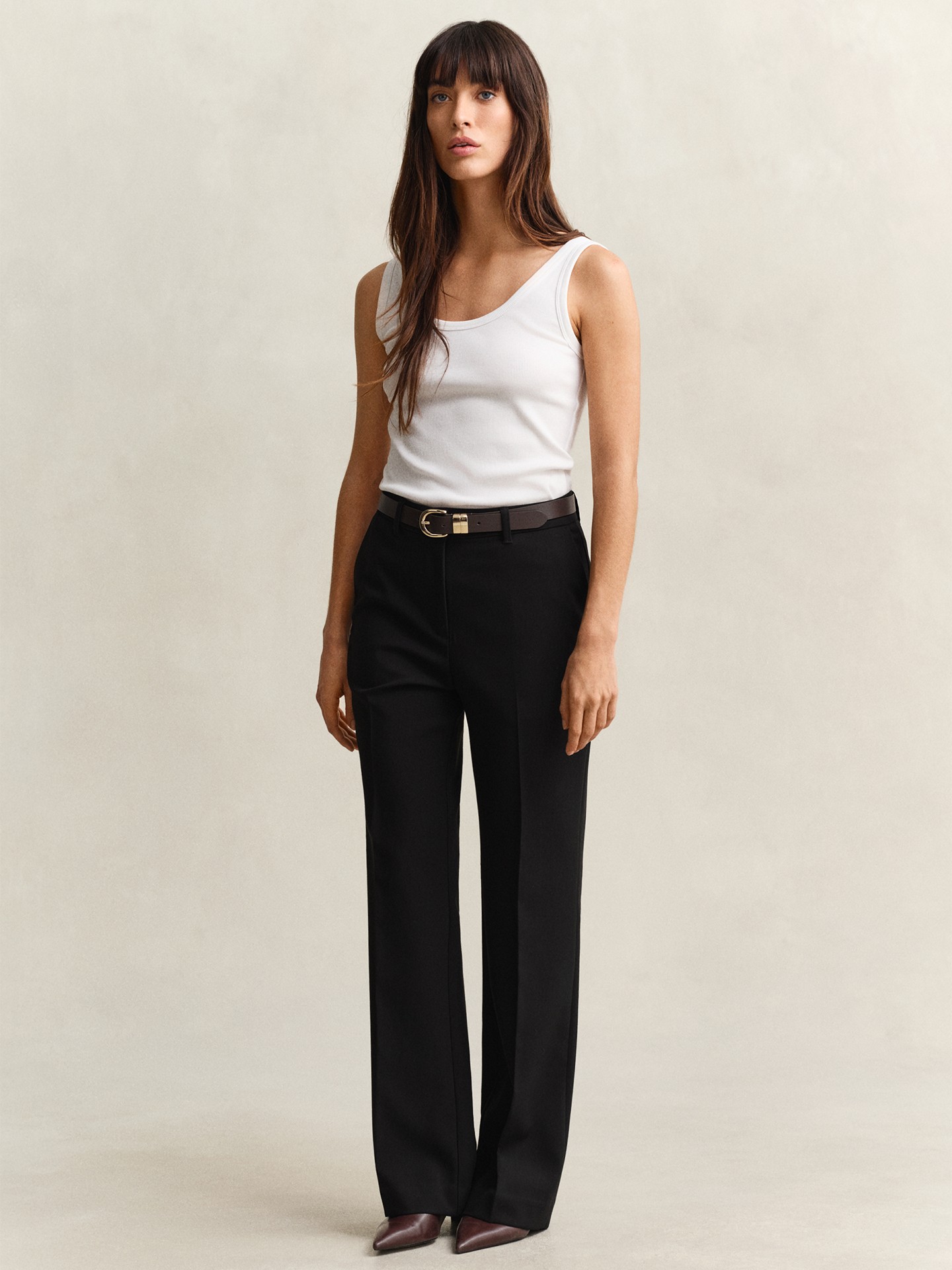 Calças Slim Fit com Perna Flared