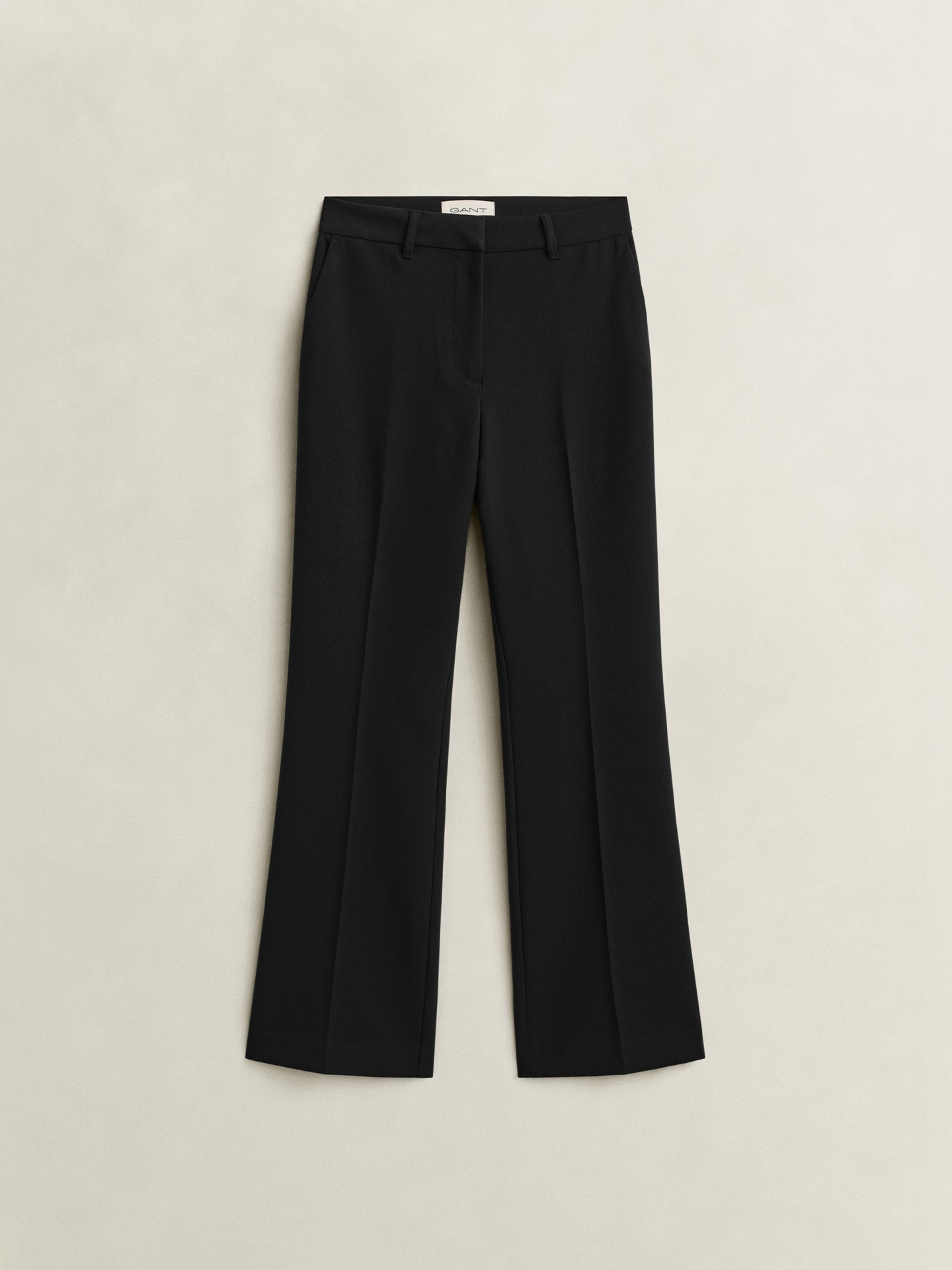 Calças Slim Fit com Perna Flared