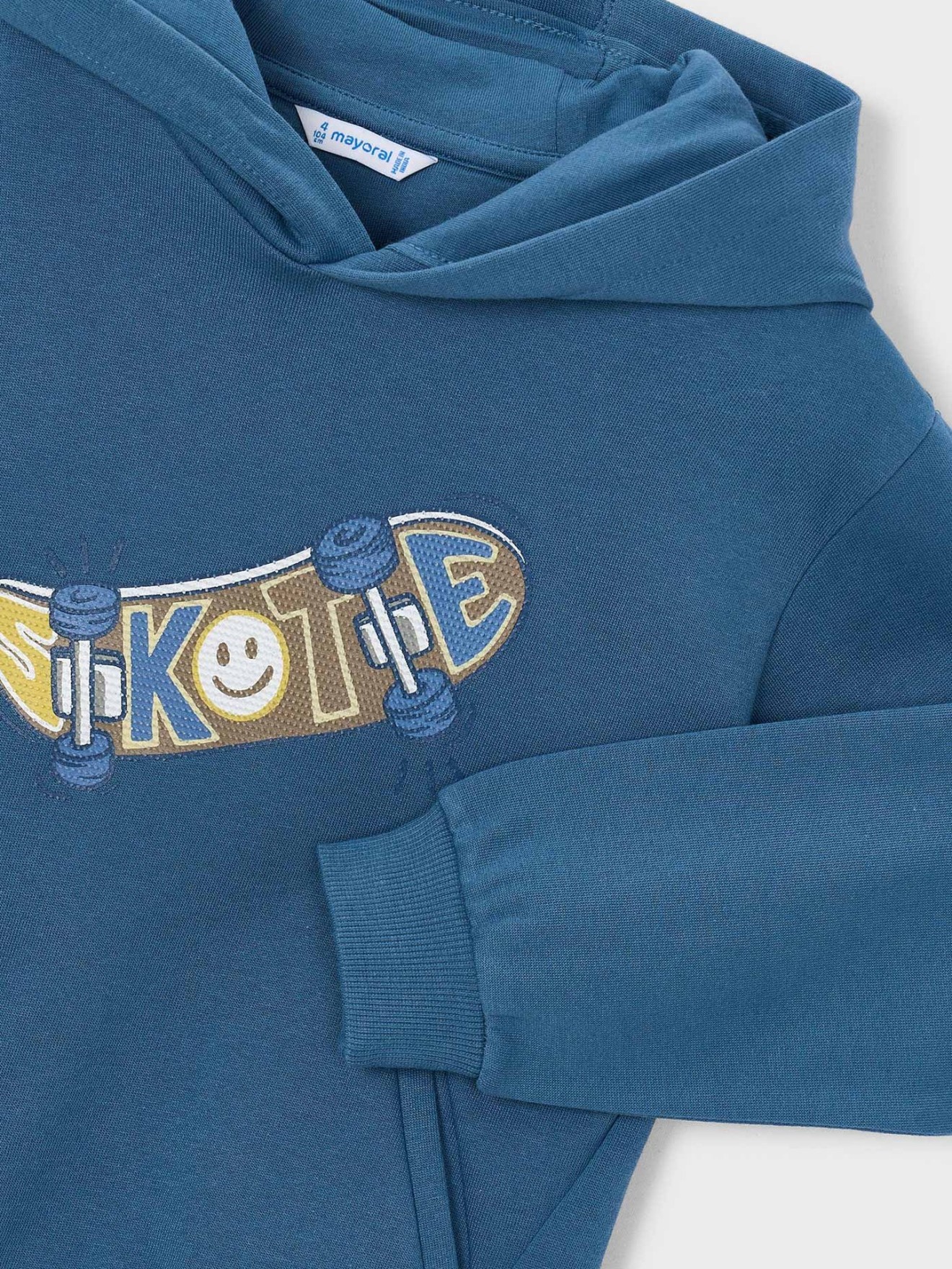 Sweatshirt com Capuz e Estampado