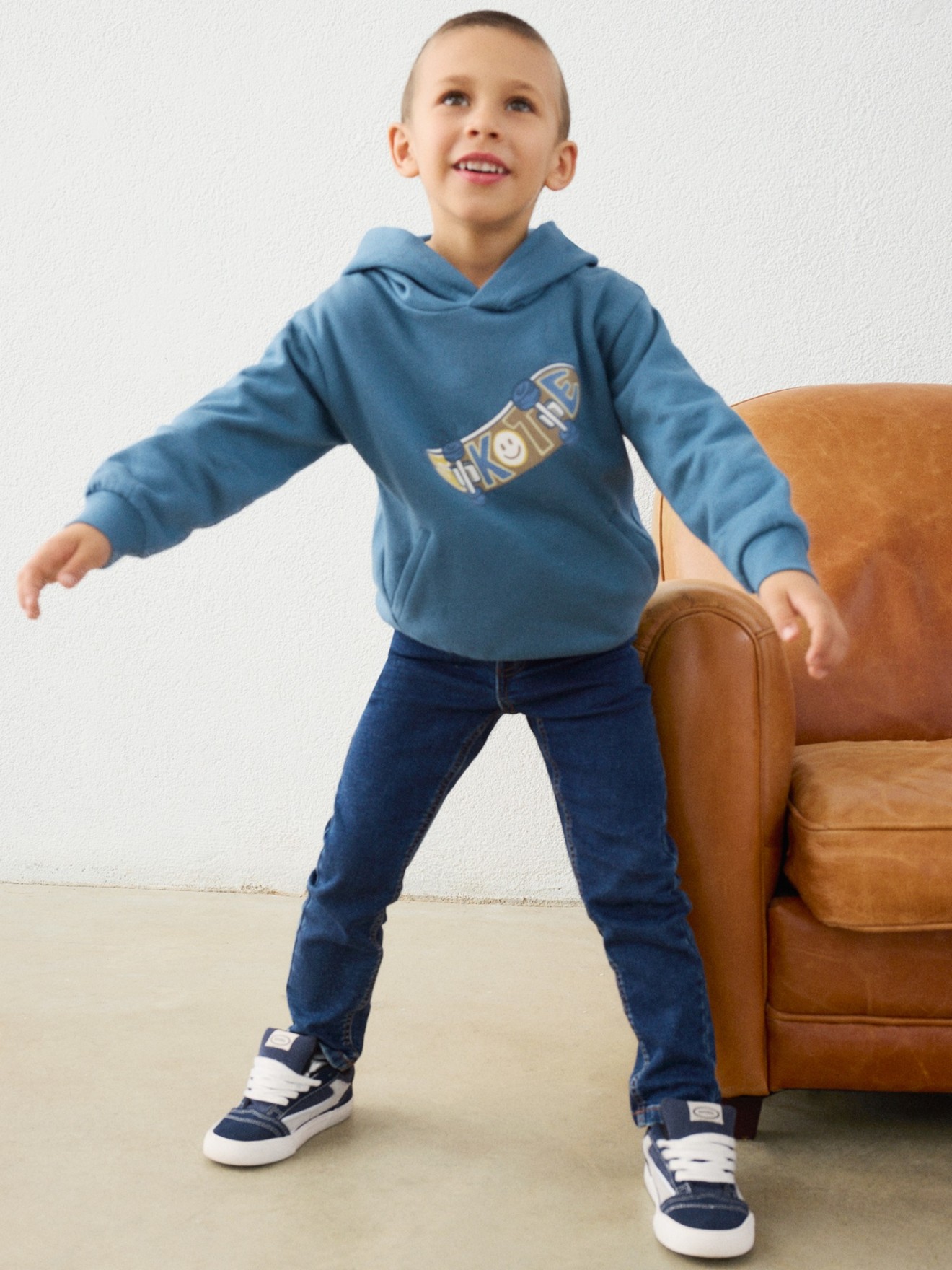 Sweatshirt com Capuz e Estampado