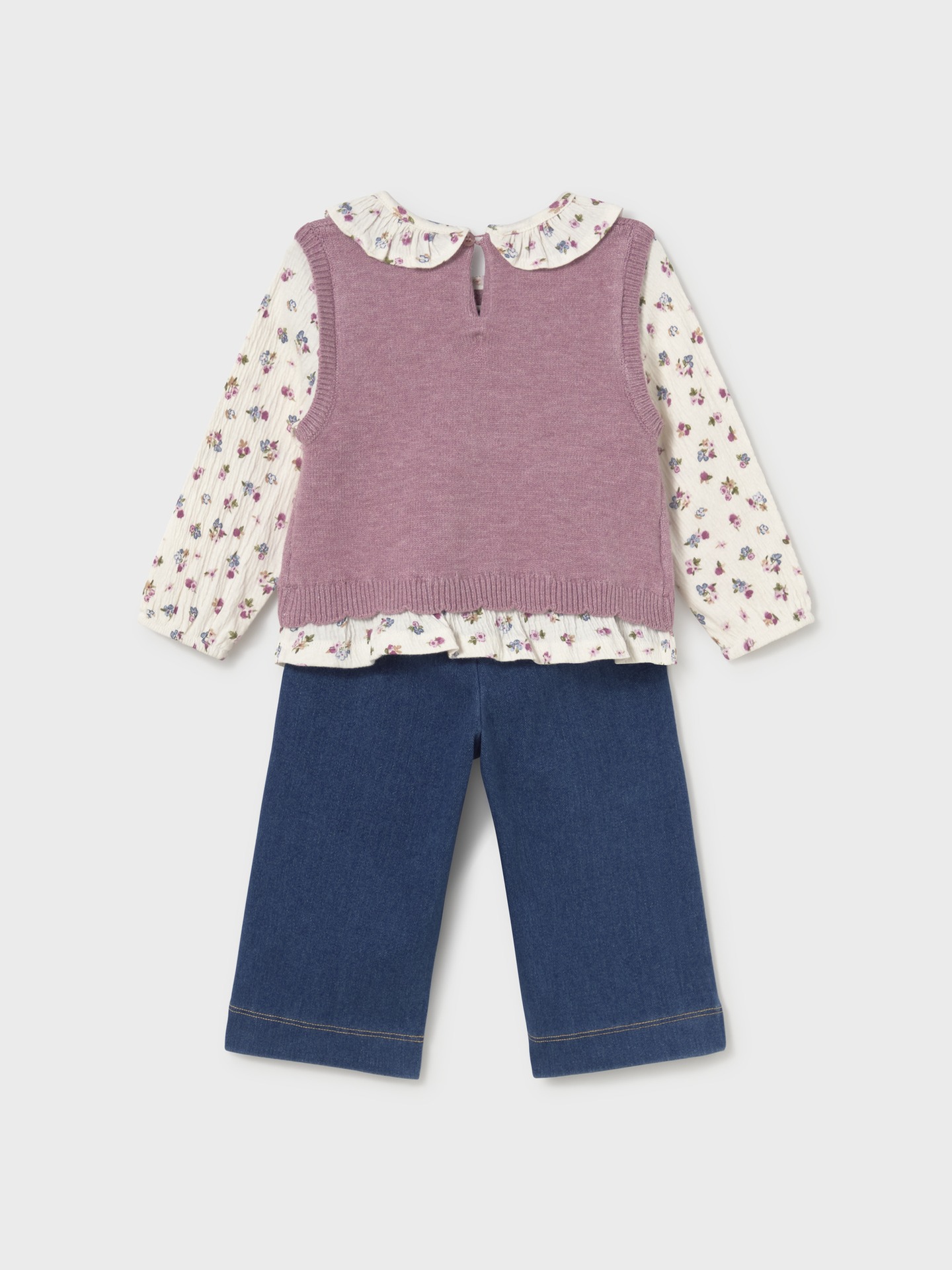 Conjunto de Blusa com Colete e Calças de Ganga