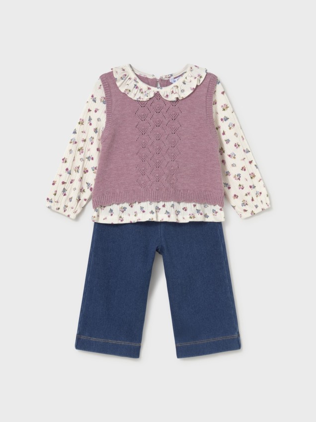 Conjunto de Blusa com Colete e Calças de Ganga