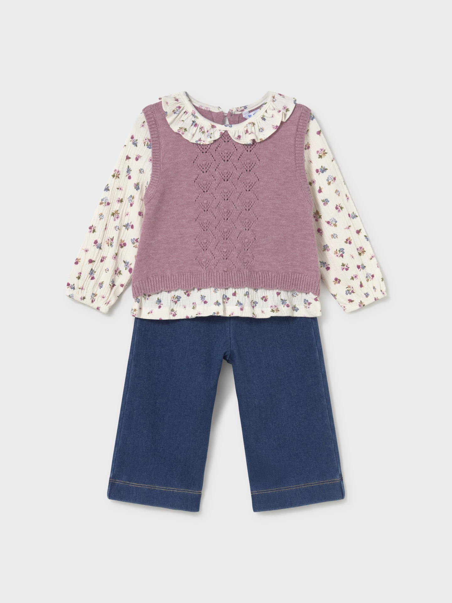 Conjunto de Blusa com Colete e Calças de Ganga