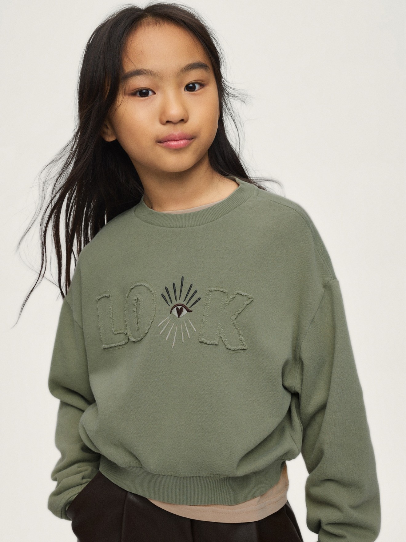 Sweatshirt com Aplica��es Bordadas