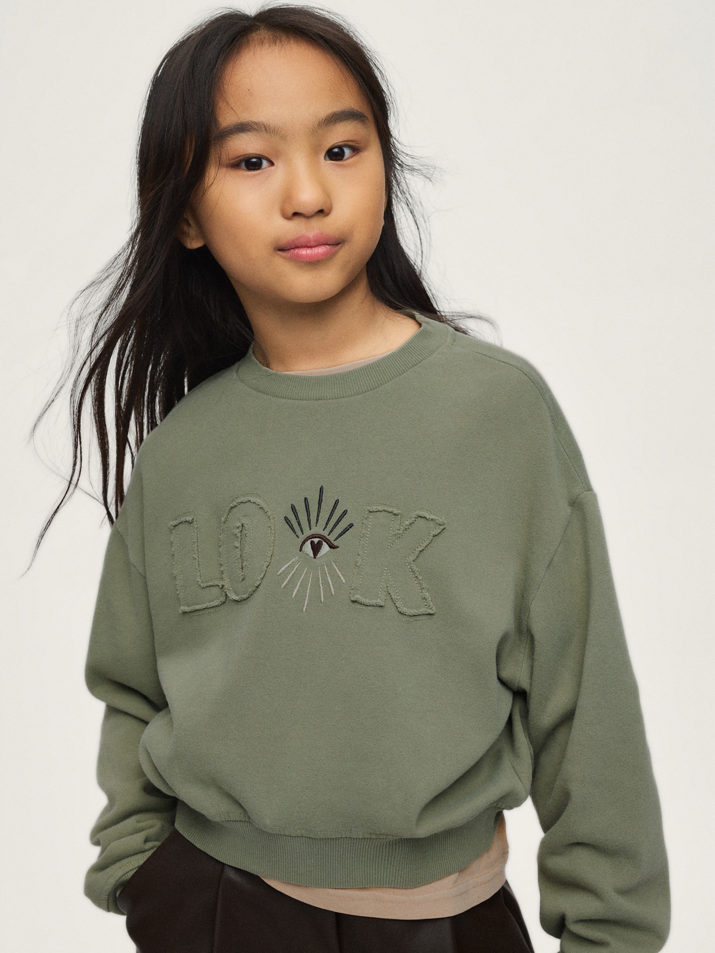 Sweatshirt com Aplicações Bordadas