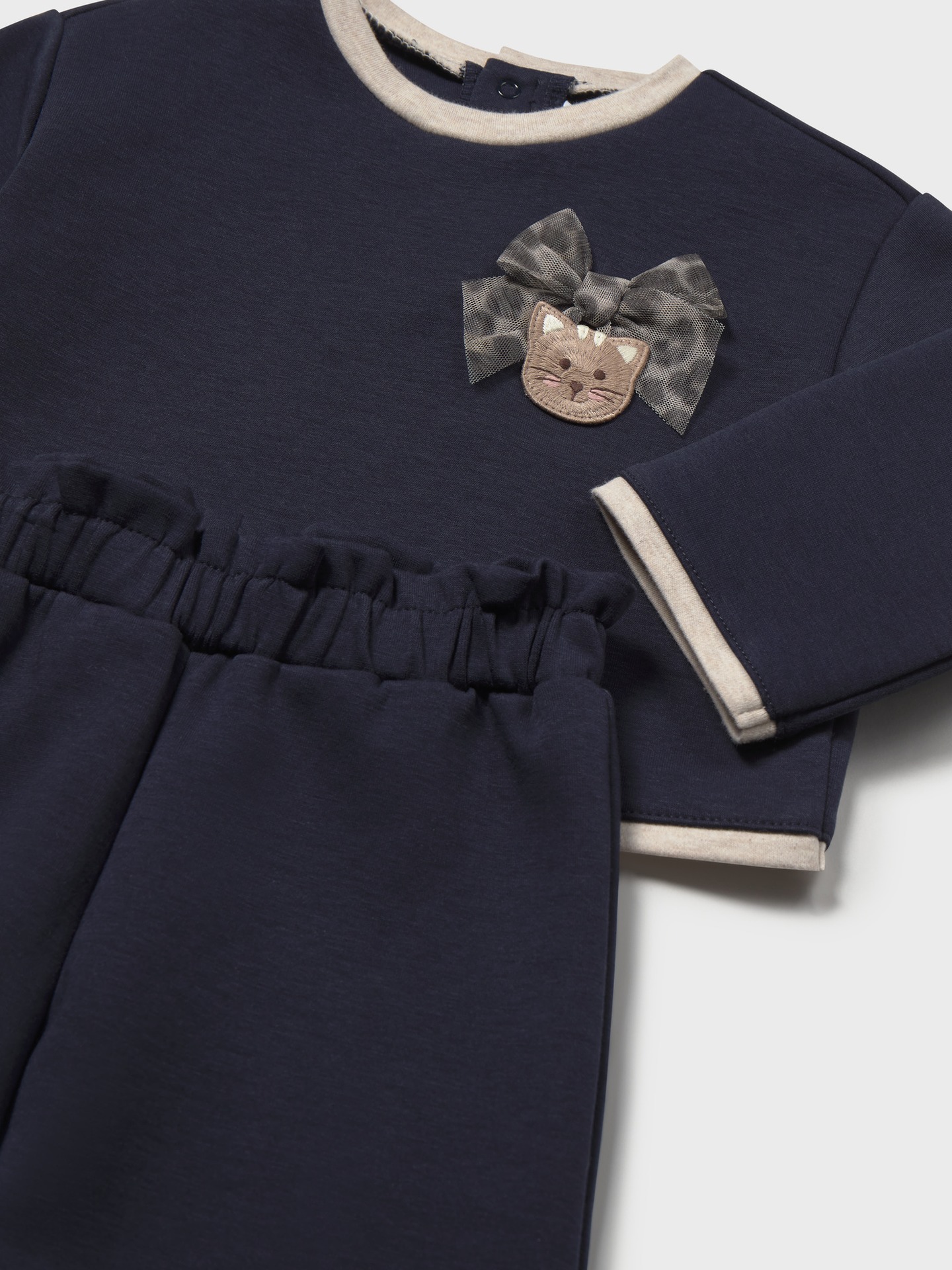 Conjunto de Camisola e Calças