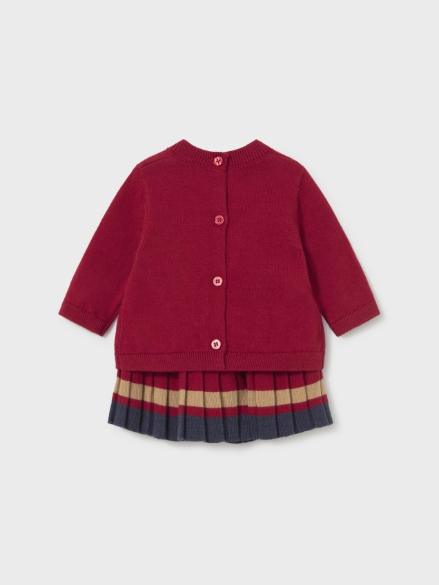 Conjunto de Camisola e Saia de Malha