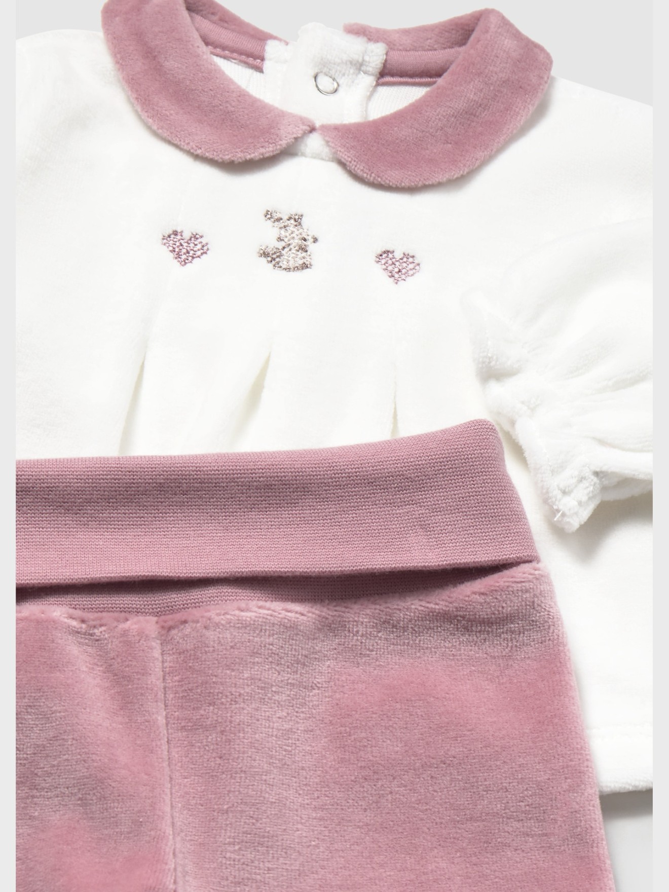 Conjunto de Camisola e Calças