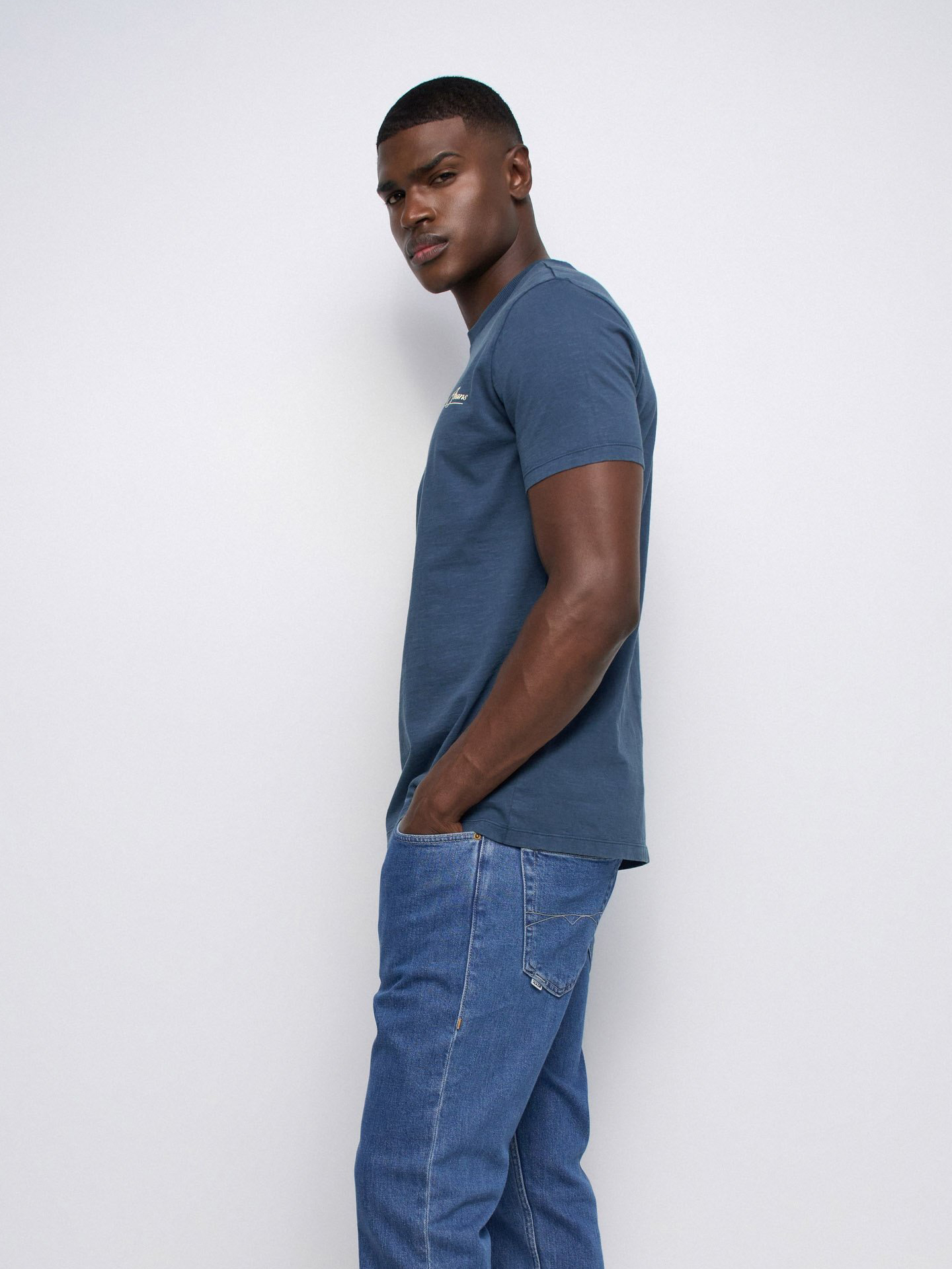 T-shirt Slim Fit com Logótipo