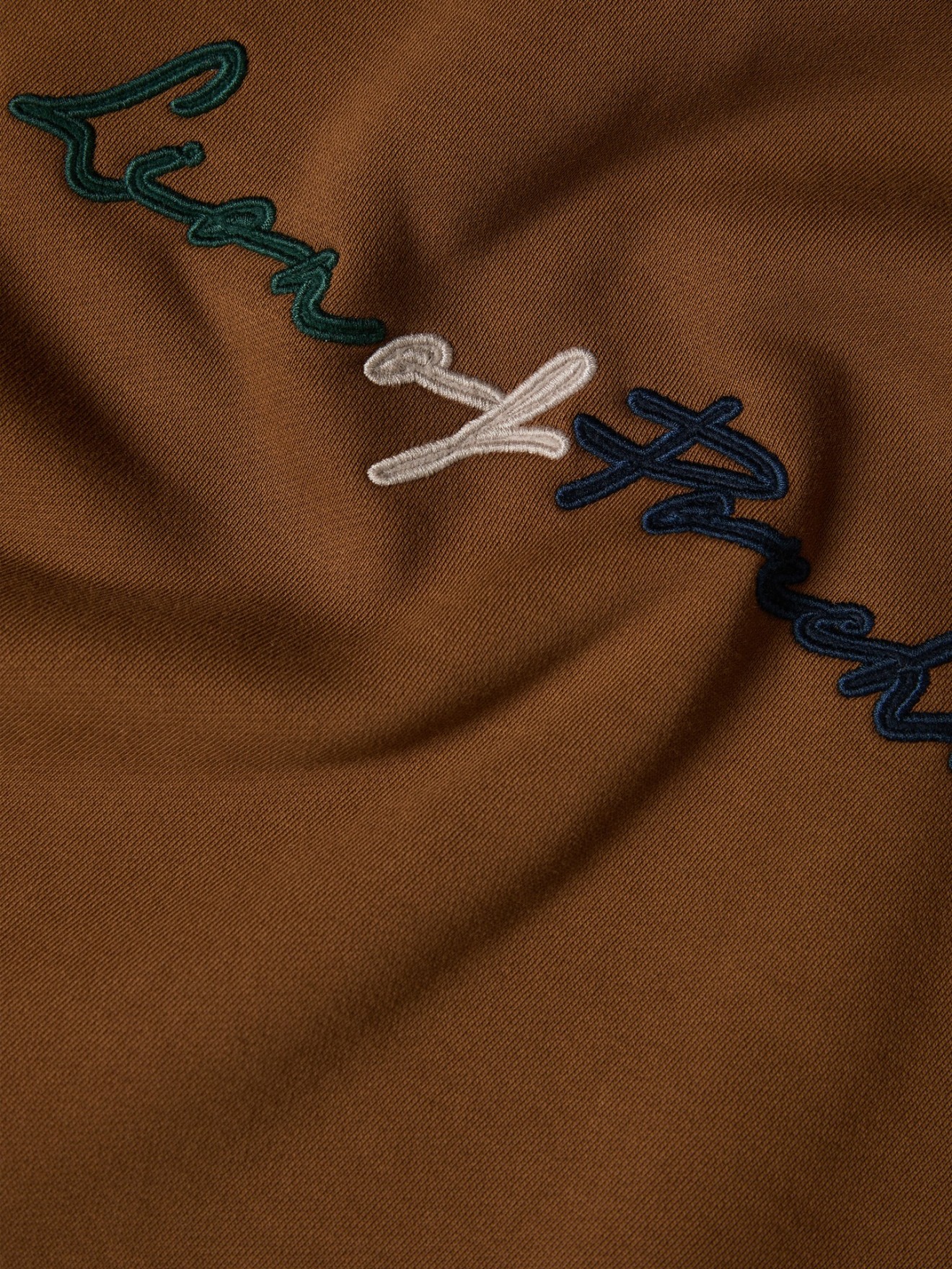 Sweatshirt com Bordado