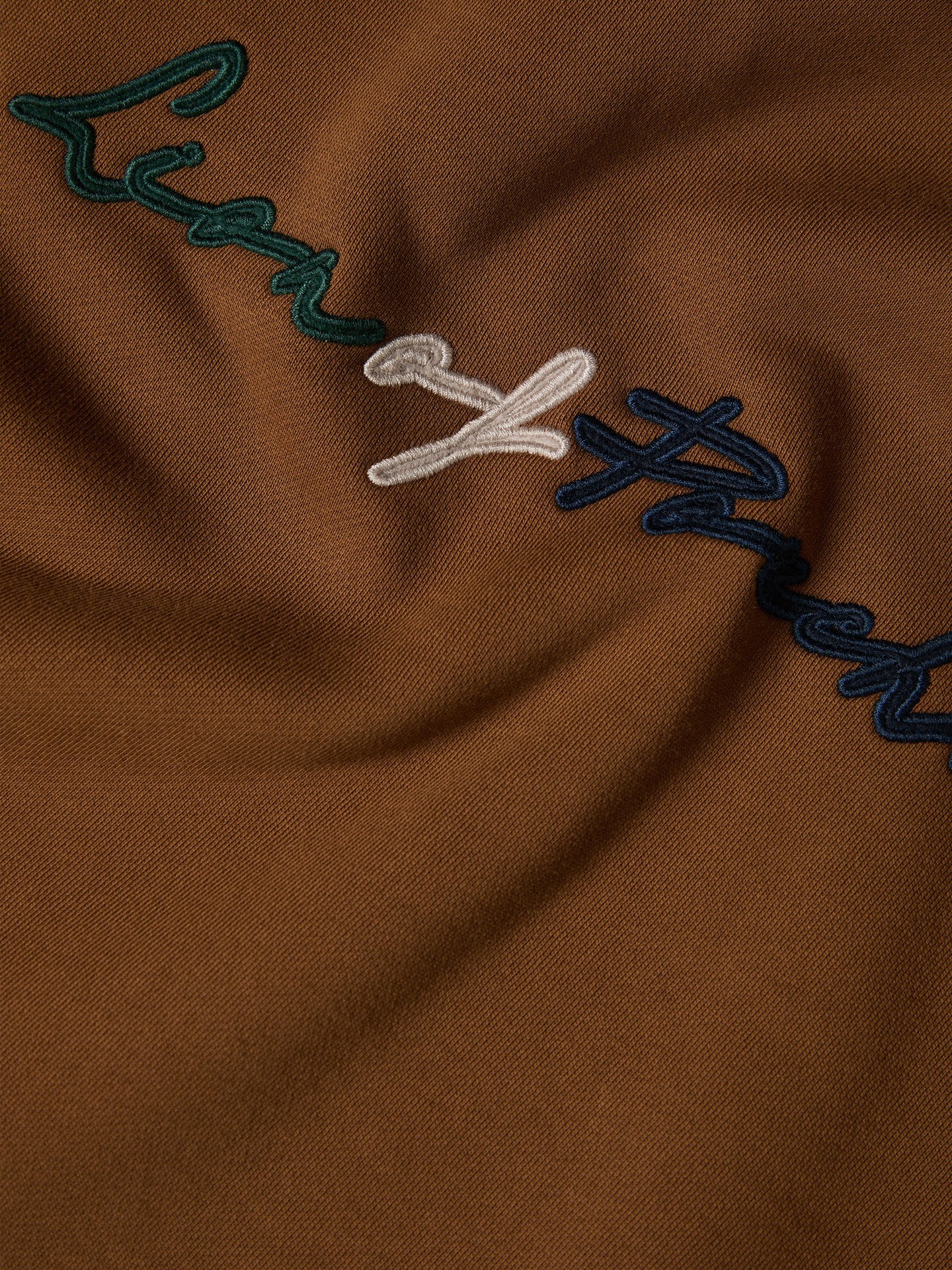Sweatshirt com Bordado