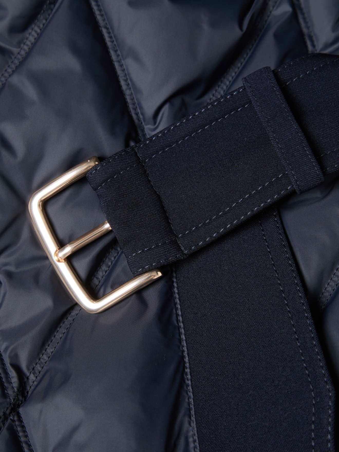 Gabardina Acolchoada com Cinto