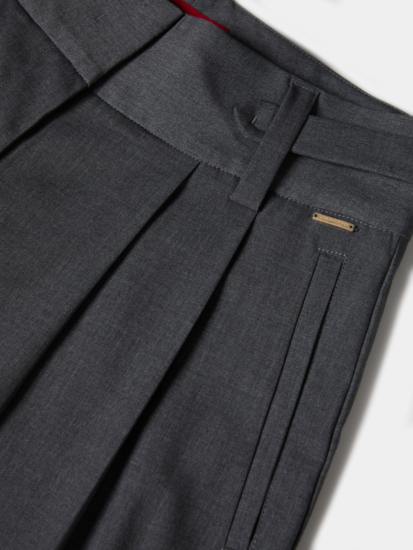 Cal�as Wide Leg com Pregas