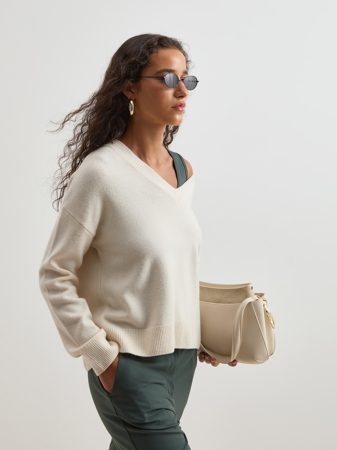Camisola de Malha em Lã com Decote em V