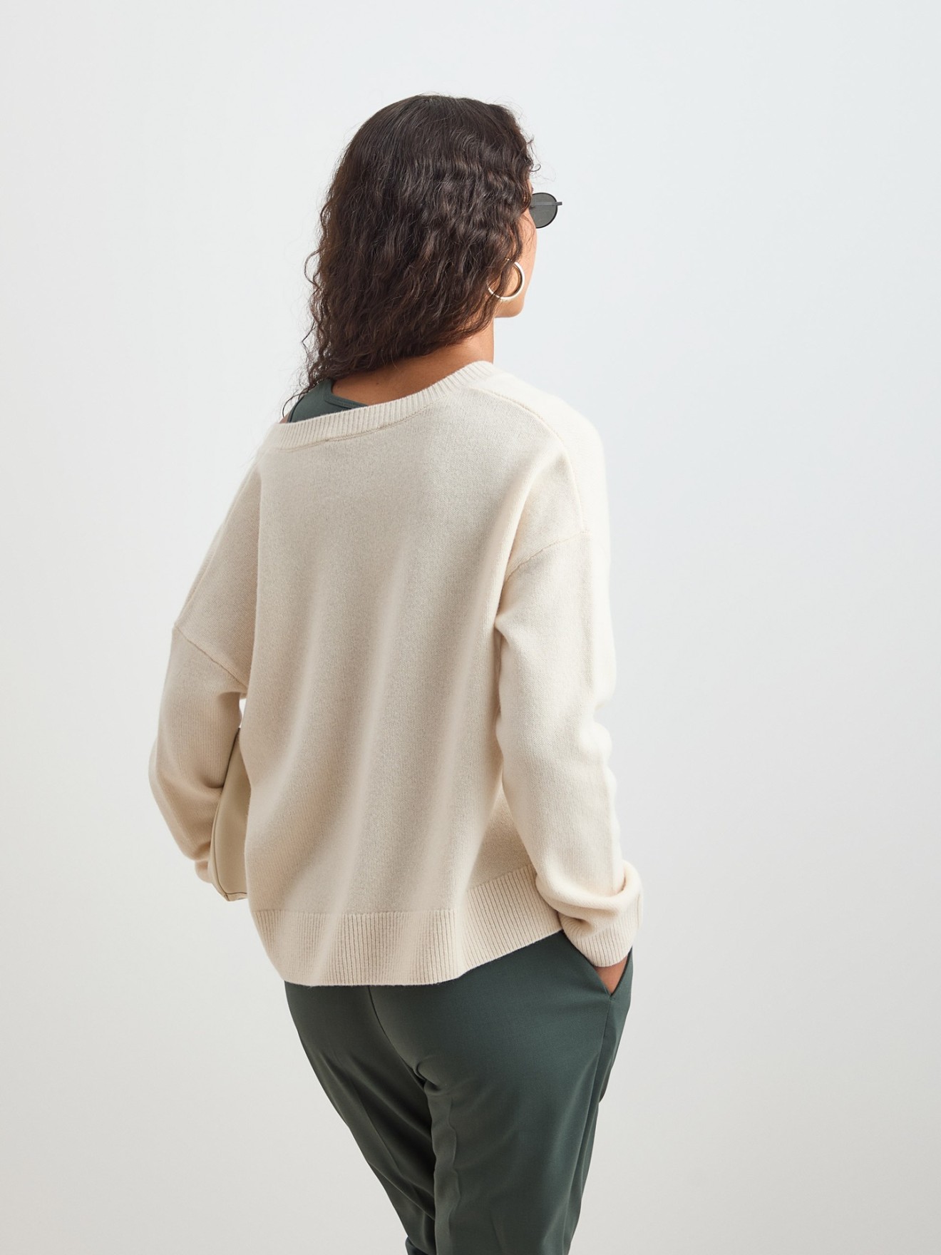 Camisola de Malha em Lã com Decote em V