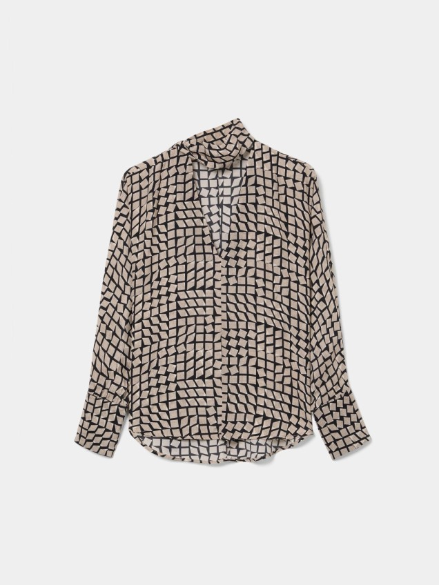 Camisa com Padrão Geométrico