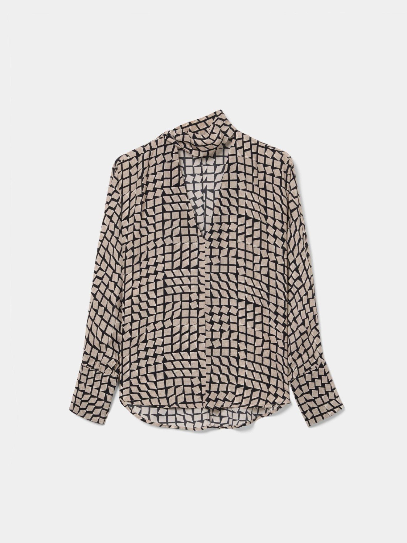 Camisa com Padr�o Geom�trico