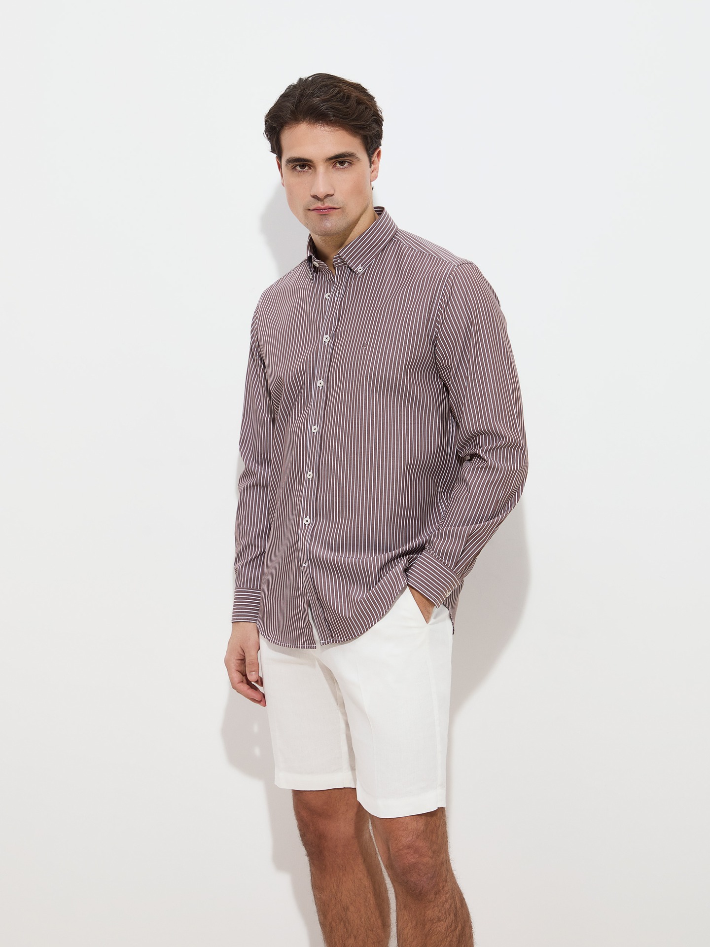 Camisa às Riscas Regular Fit