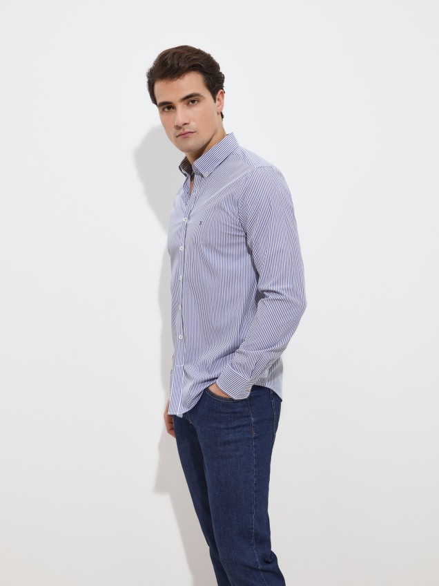 Camisa Slim Fit às Riscas