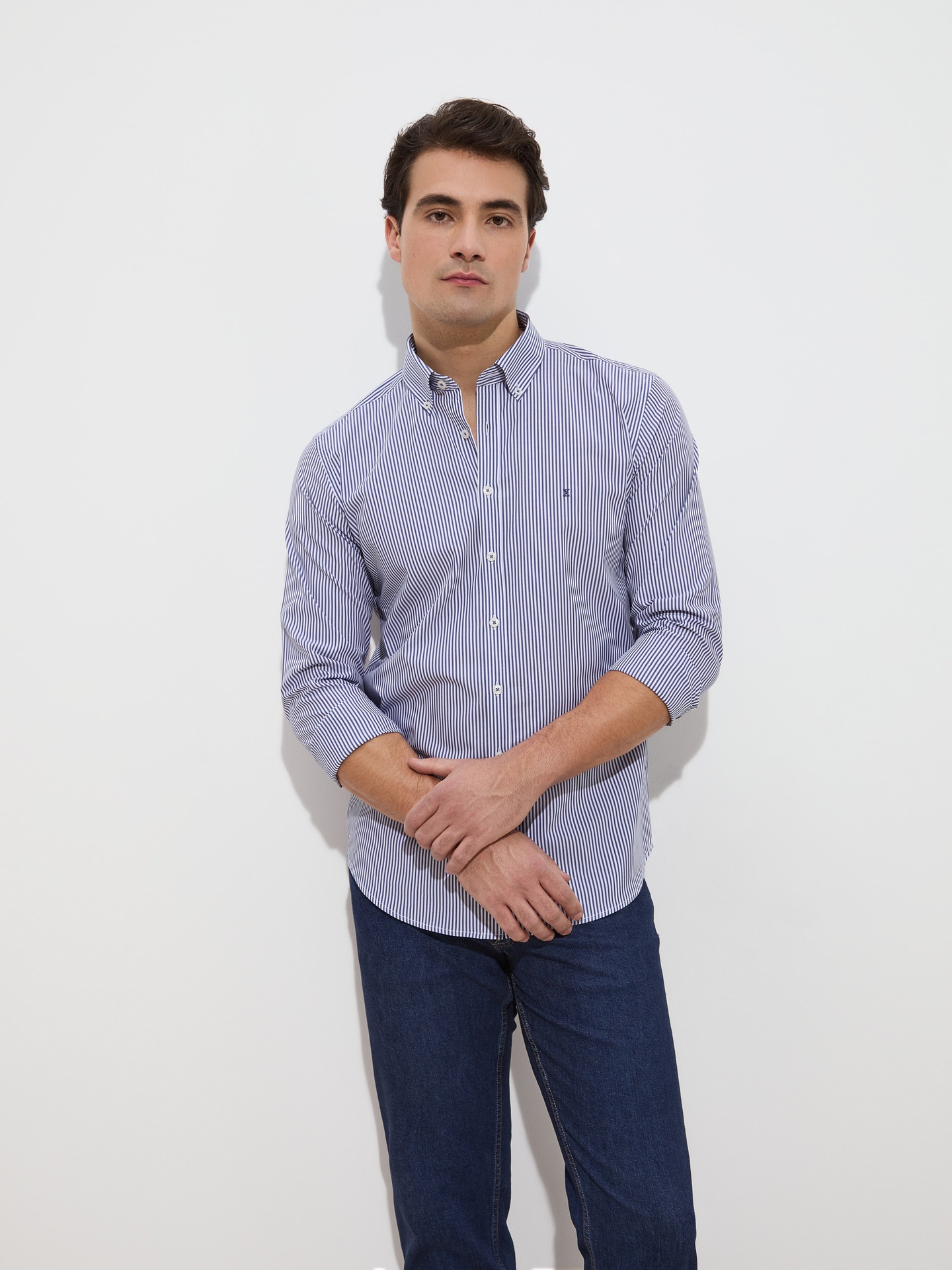Camisa Slim Fit às Riscas