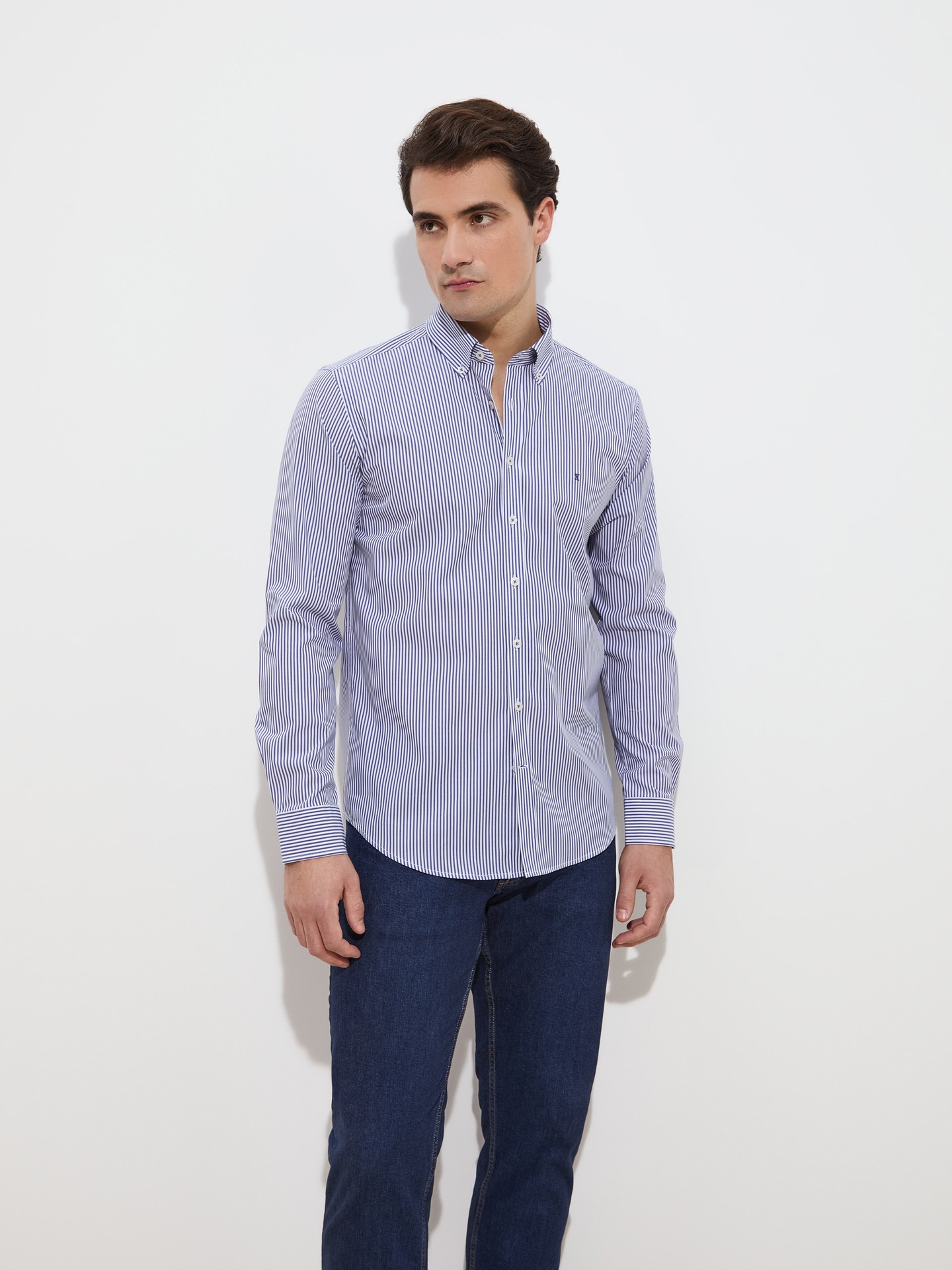 Camisa Slim Fit às Riscas