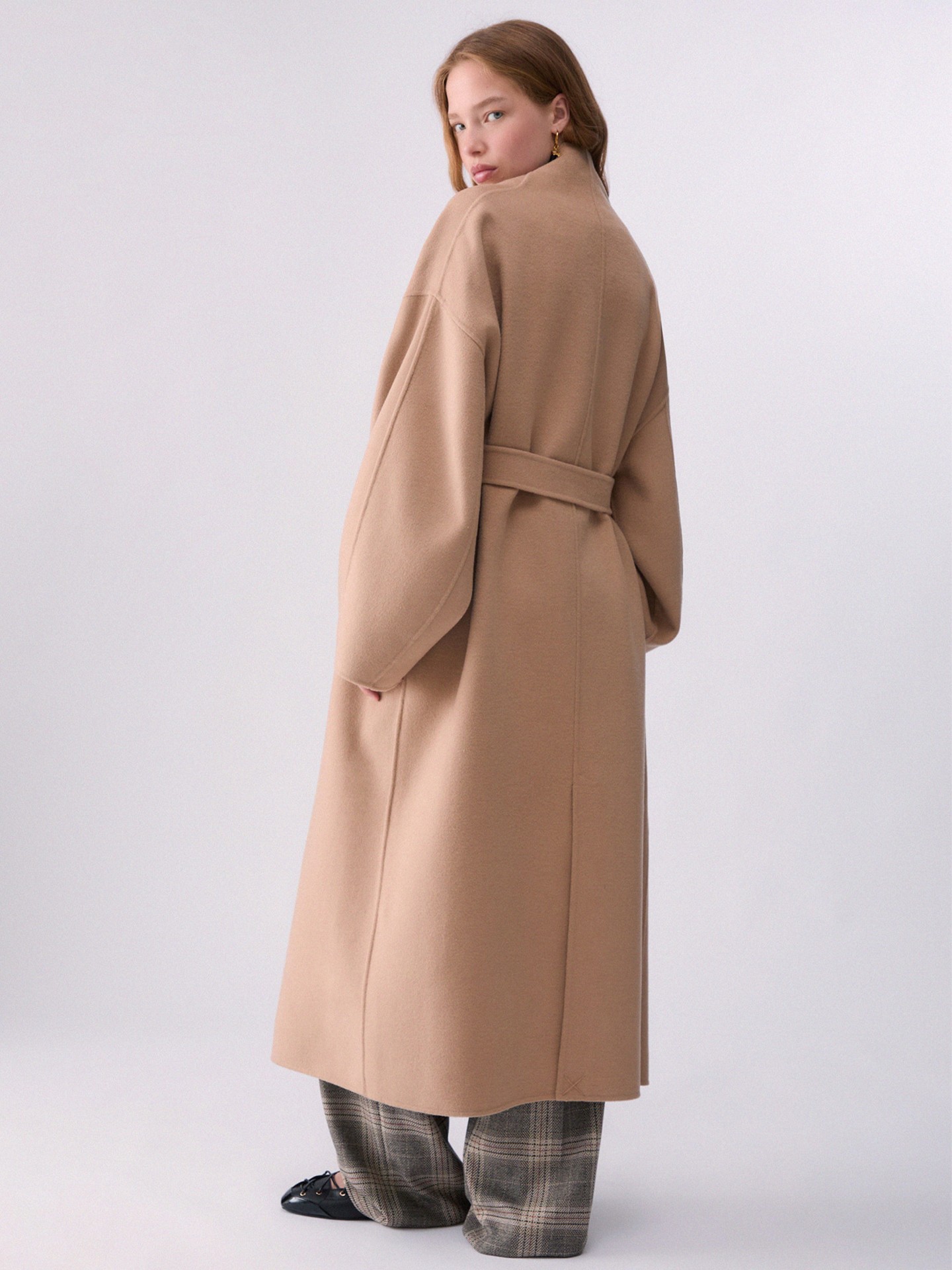 Sobretudo Comprido Oversize com Cinto