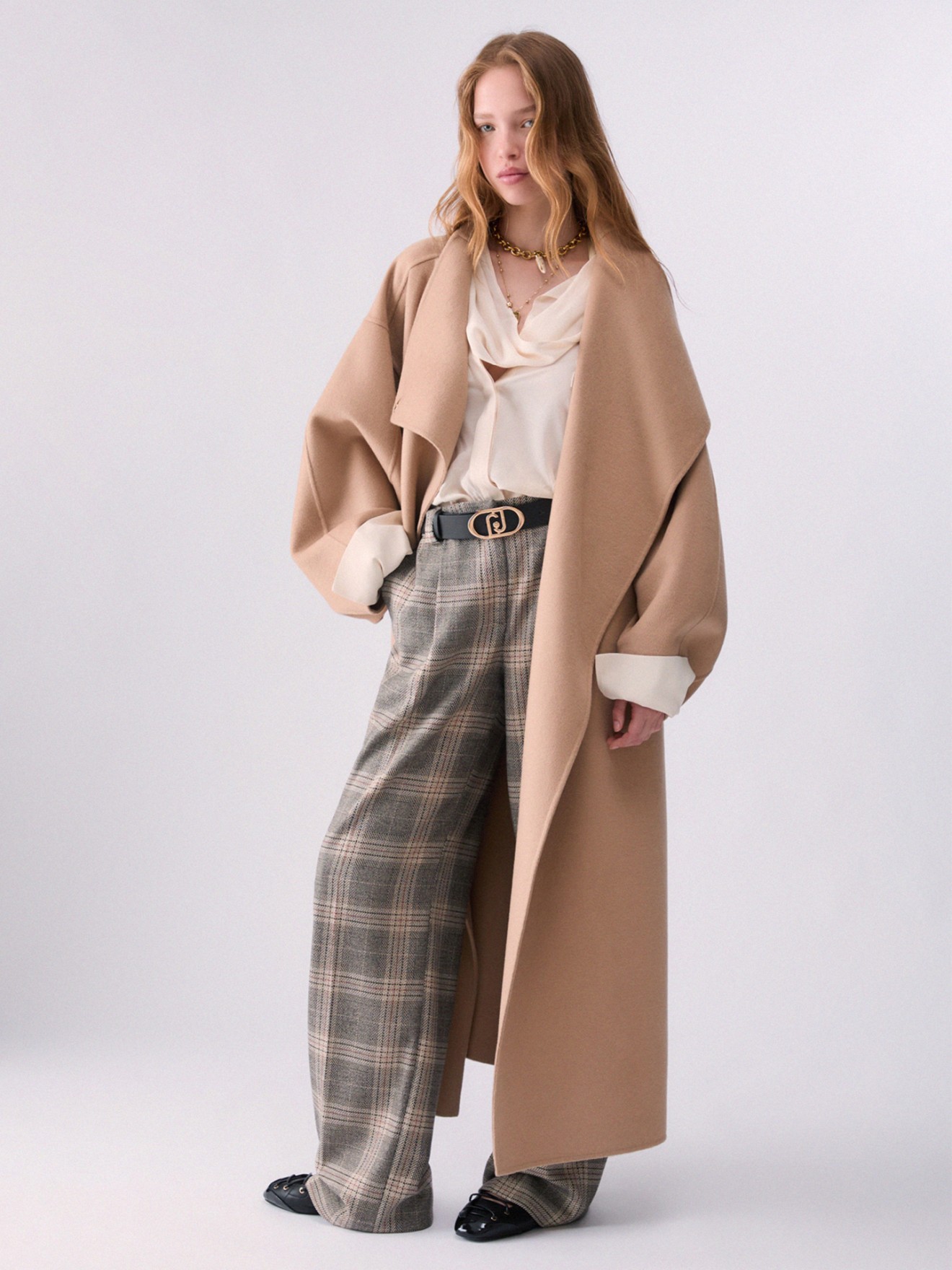 Sobretudo Comprido Oversize com Cinto