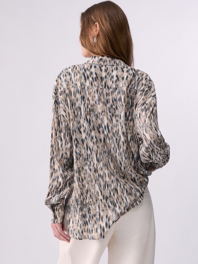 Camisa com Padrão Animal Print
