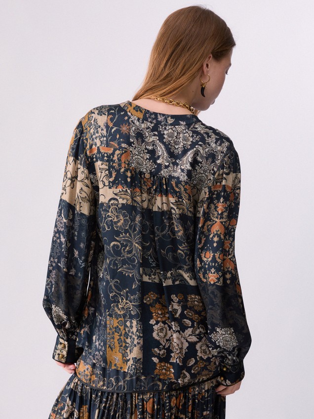 Blusa com Estampado Integral