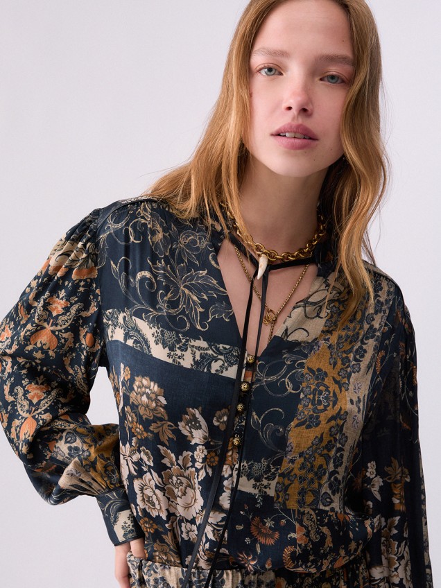 Blusa com Estampado Integral